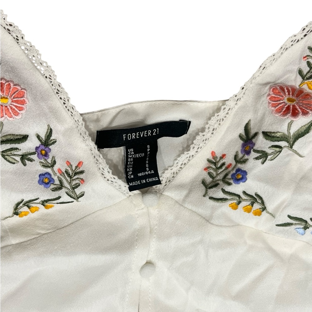 Forever21 White Button Up V-Neck Floral Embroidered White Camisole Size Small - Picture 3 of 5